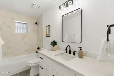 Bath - 7822 E Lindner Ave, Mesa, AZ 85209 photo 2 of 2