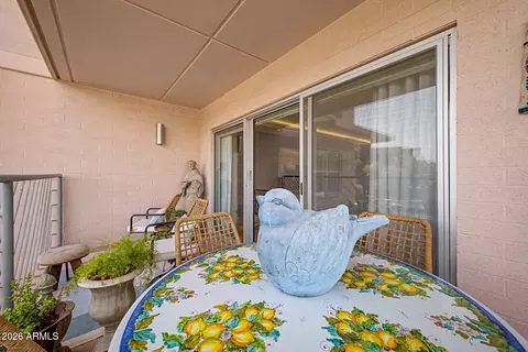 Exterior - 2201 N Central Ave #2F, Phoenix, AZ 85004 photo 1 of 4