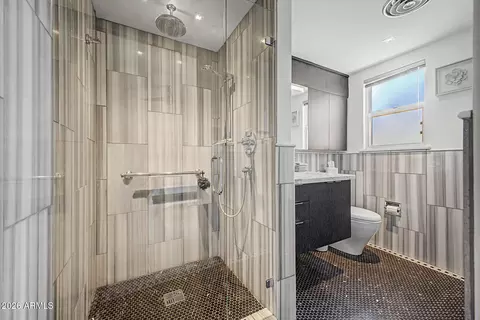 Bath - 2201 N Central Ave #2F, Phoenix, AZ 85004 photo 3 of 3