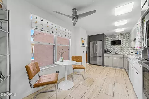 Kitchen - 2201 N Central Ave #2F, Phoenix, AZ 85004 photo 1 of 4