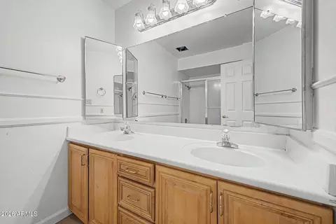 Bath - 1407 E Gemini Dr, Tempe, AZ 85283 photo 3 of 4