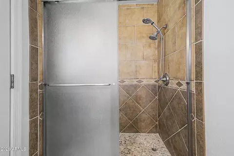 Bath - 1407 E Gemini Dr, Tempe, AZ 85283 photo 2 of 4