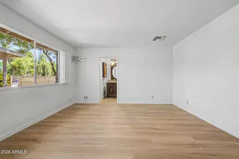Living - 1407 E Gemini Dr, Tempe, AZ 85283 photo 5 of 6