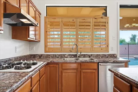 Kitchen - 4307 E Williams Dr, Phoenix, AZ 85050 photo 5 of 6