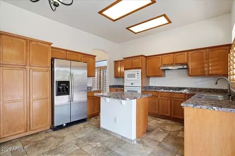 Kitchen - 4307 E Williams Dr, Phoenix, AZ 85050 photo 3 of 6