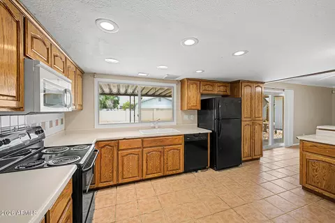 Kitchen - 1906 E Minton Dr, Tempe, AZ 85282 photo 3 of 3
