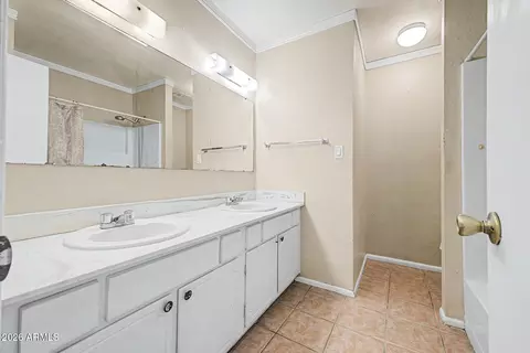 Bath - 1906 E Minton Dr, Tempe, AZ 85282 photo 4 of 4