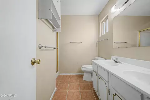 Bath - 1906 E Minton Dr, Tempe, AZ 85282 photo 2 of 4