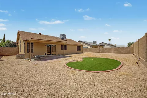 Exterior - 8564 W Ocotillo Rd, Glendale, AZ 85305 photo 6 of 8
