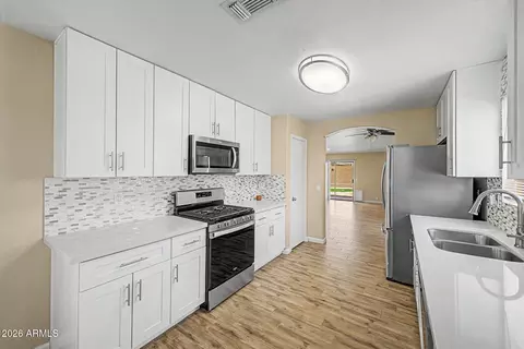 Kitchen - 8564 W Ocotillo Rd, Glendale, AZ 85305 photo 3 of 3