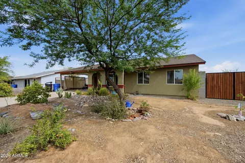 Exterior - 4108 E Sunland Ave, Phoenix, AZ 85040 photo 2 of 8