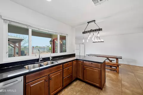Kitchen - 4108 E Sunland Ave, Phoenix, AZ 85040 photo 3 of 3