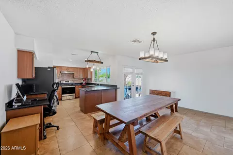 Dining - 4108 E Sunland Ave, Phoenix, AZ 85040 photo 2 of 4