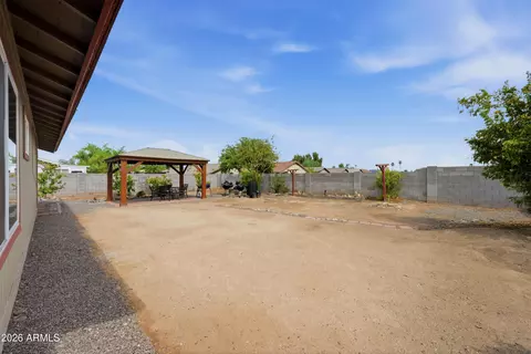 Exterior - 4108 E Sunland Ave, Phoenix, AZ 85040 photo 5 of 8