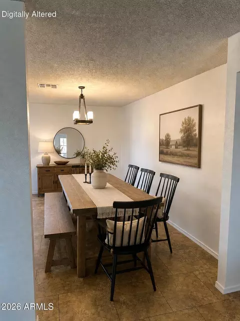 Dining - 4108 E Sunland Ave, Phoenix, AZ 85040 photo 3 of 4