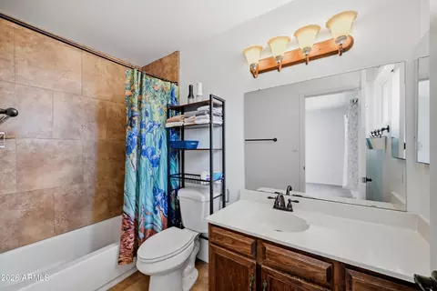 Bath - 4108 E Sunland Ave, Phoenix, AZ 85040 photo 1 of 2