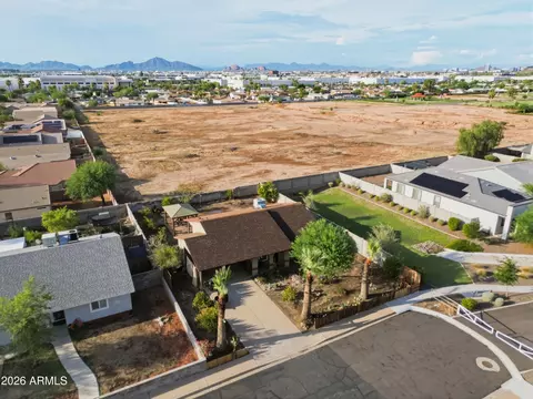 View/Area - 4108 E Sunland Ave, Phoenix, AZ 85040 photo 1 of 7