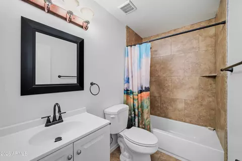 Bath - 4108 E Sunland Ave, Phoenix, AZ 85040 photo 2 of 2