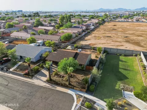 View/Area - 4108 E Sunland Ave, Phoenix, AZ 85040 photo 2 of 7
