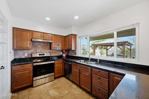 Kitchen - 4108 E Sunland Ave, Phoenix, AZ 85040 photo 1 of 3