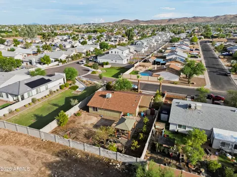 View/Area - 4108 E Sunland Ave, Phoenix, AZ 85040 photo 5 of 7