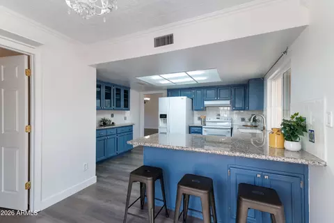 Kitchen - 2338 E Yucca St, Phoenix, AZ 85028 photo 5 of 5