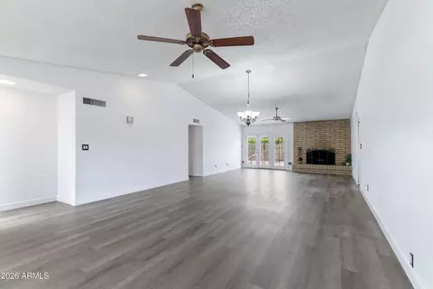 Living - 2338 E Yucca St, Phoenix, AZ 85028 photo 4 of 11