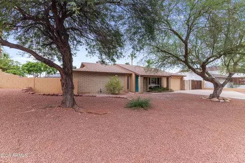 Exterior - 2338 E Yucca St, Phoenix, AZ 85028 photo 2 of 11