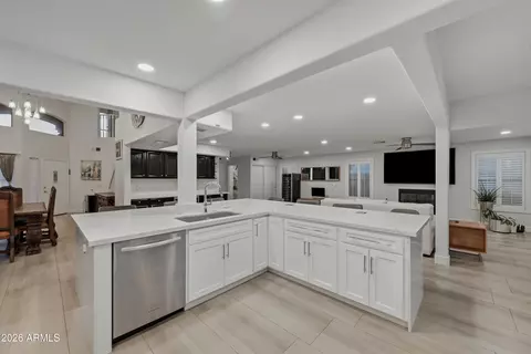Kitchen - 4626 E Adobe Dr, Phoenix, AZ 85050 photo 3 of 4