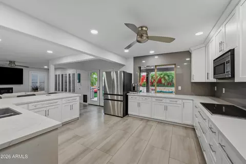 Kitchen - 4626 E Adobe Dr, Phoenix, AZ 85050 photo 2 of 4