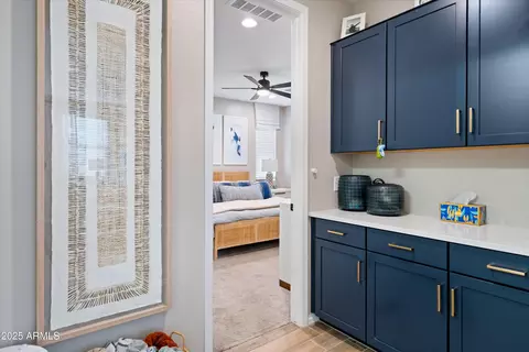Entry Way - 618 E Piedmont Rd, Phoenix, AZ 85042 photo 5 of 6