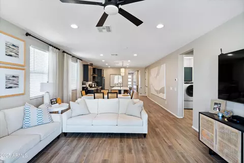 Entry Way - 618 E Piedmont Rd, Phoenix, AZ 85042 photo 3 of 6