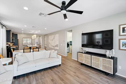 Entry Way - 618 E Piedmont Rd, Phoenix, AZ 85042 photo 2 of 6