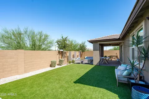 Exterior - 618 E Piedmont Rd, Phoenix, AZ 85042 photo 4 of 22