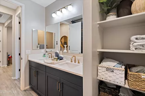 Bath - 618 E Piedmont Rd, Phoenix, AZ 85042 photo 4 of 4