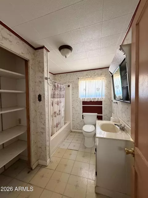 Bath - 221 E Patton St, Saint David, AZ 85630 photo 3 of 3
