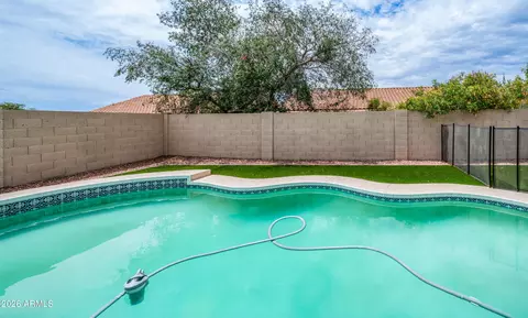 Exterior - 2553 E Indigo Brush Rd, Phoenix, AZ 85048 photo 5 of 9