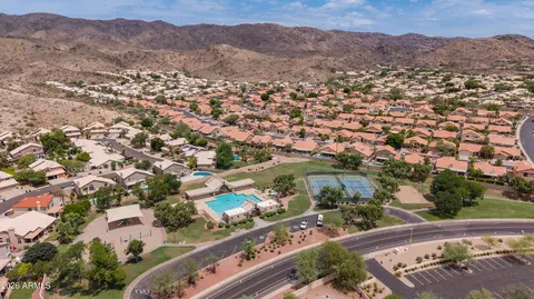 View/Area - 2553 E Indigo Brush Rd, Phoenix, AZ 85048 photo 9 of 14