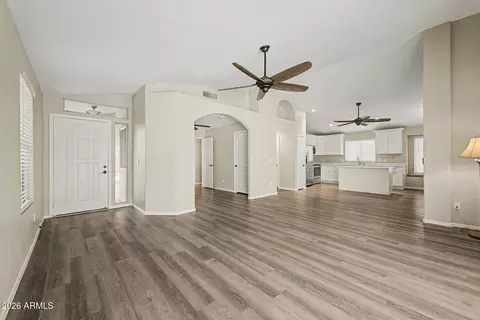 2210 E Menadota Dr, Phoenix, AZ 85024 photo 8
