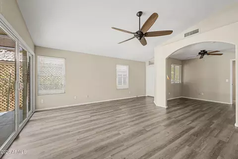 2210 E Menadota Dr, Phoenix, AZ 85024 photo 9