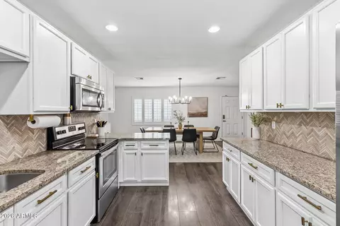 Kitchen - 1701 W Fairmount Ave, Phoenix, AZ 85015 photo 3 of 5