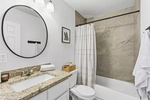 Bath - 1701 W Fairmount Ave, Phoenix, AZ 85015 photo 1 of 3