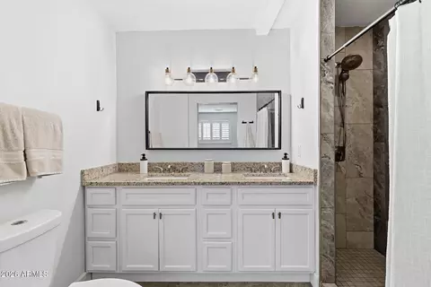 Bath - 1701 W Fairmount Ave, Phoenix, AZ 85015 photo 2 of 3