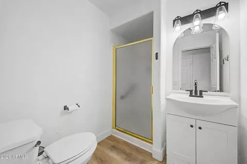 Bath - 372 E Arabian Dr, Gilbert, AZ 85296 photo 1 of 4