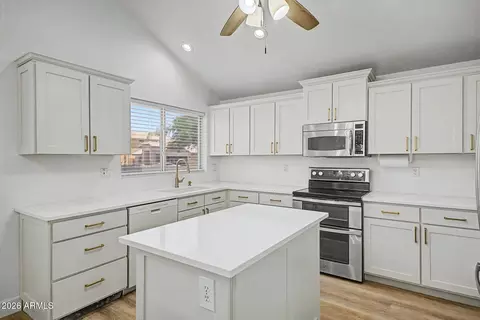 Kitchen - 372 E Arabian Dr, Gilbert, AZ 85296 photo 1 of 3