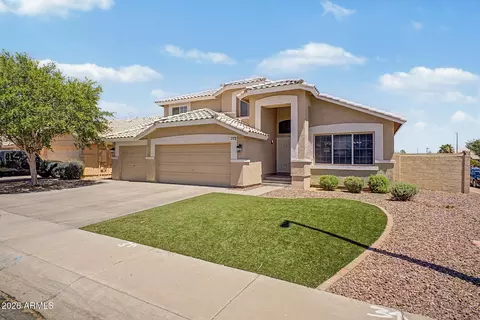 Exterior - 372 E Arabian Dr, Gilbert, AZ 85296 photo 4 of 8