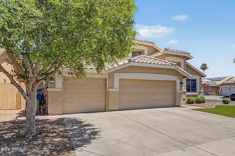 Exterior - 372 E Arabian Dr, Gilbert, AZ 85296 photo 3 of 8