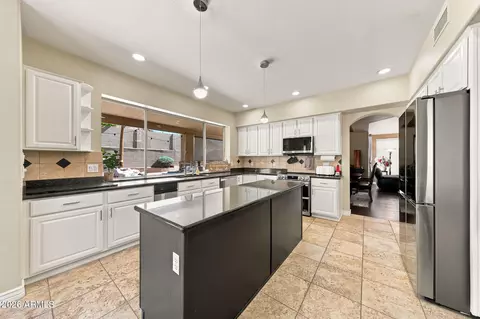 Kitchen - 2008 E Granite View Dr, Phoenix, AZ 85048 photo 2 of 4