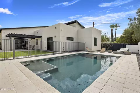 Exterior - 707 E Ocotillo Rd, Phoenix, AZ 85014 photo 5 of 8