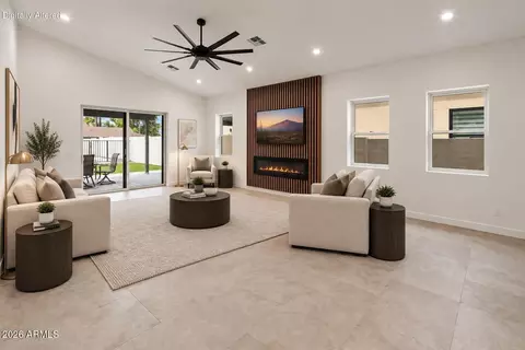 Living - 707 E Ocotillo Rd, Phoenix, AZ 85014 photo 1 of 1